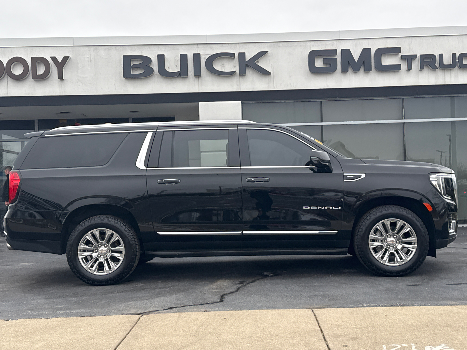 2022 GMC Yukon XL Denali 9