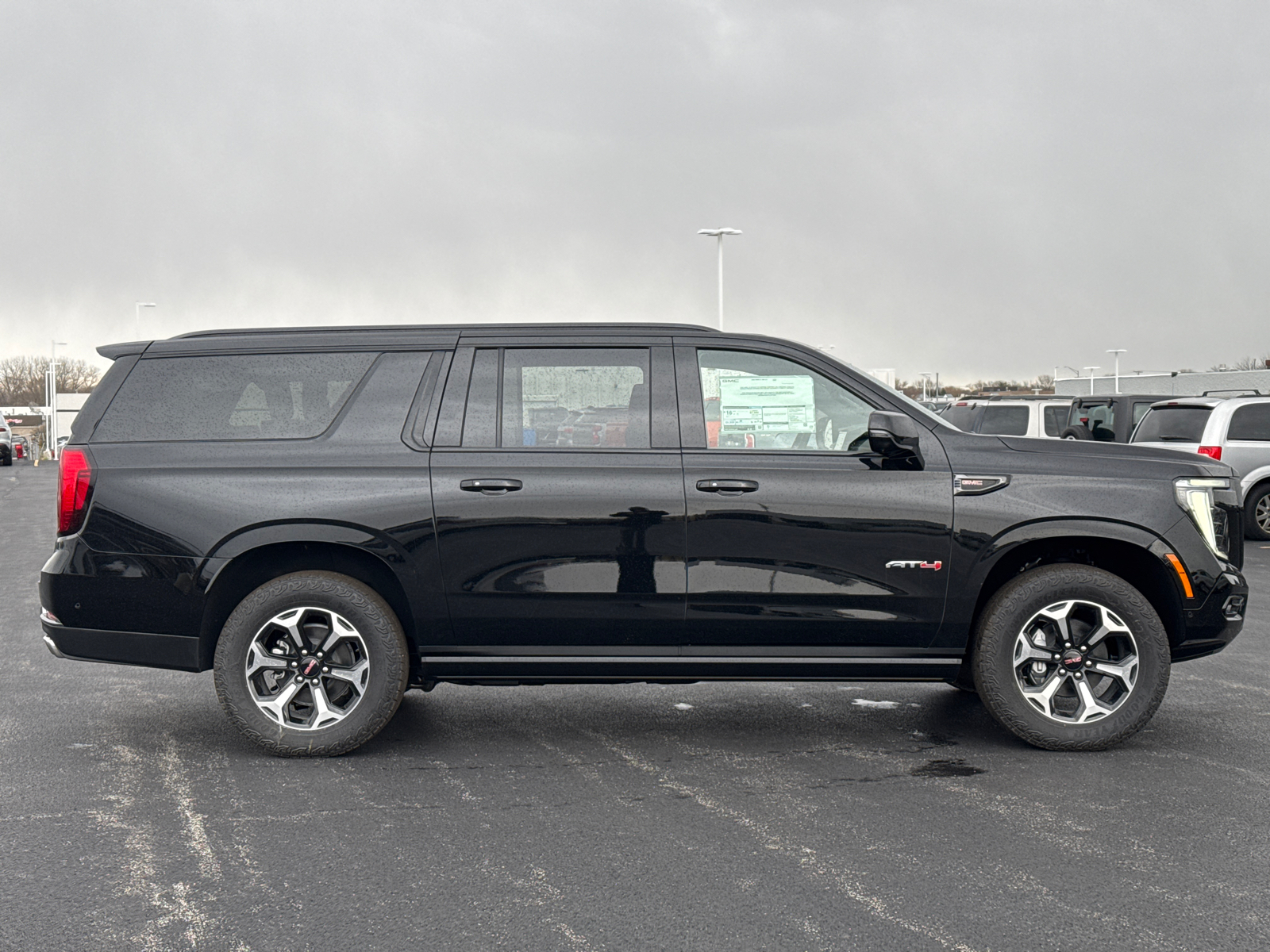 2025 GMC Yukon XL AT4 9