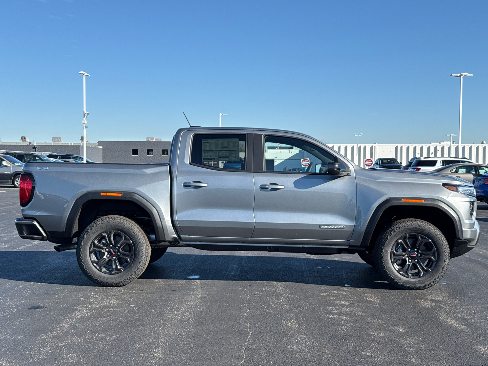 2024 GMC Canyon Elevation 9