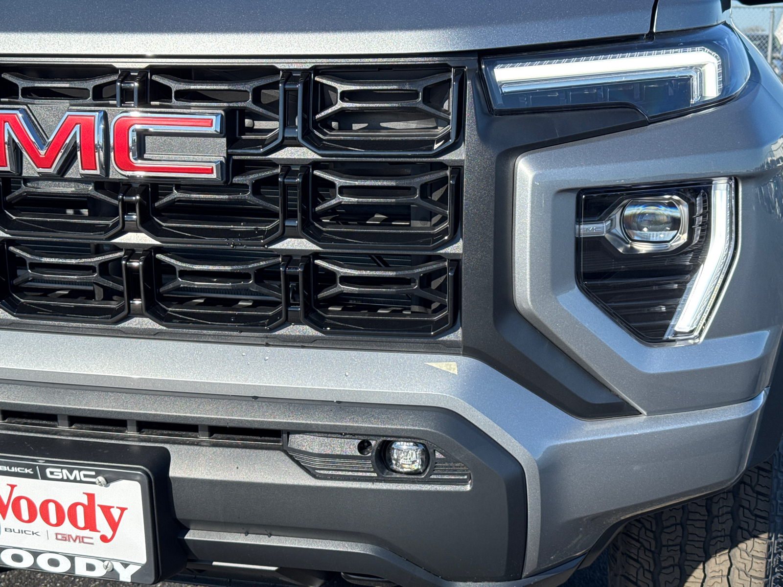 2024 GMC Canyon Elevation 10