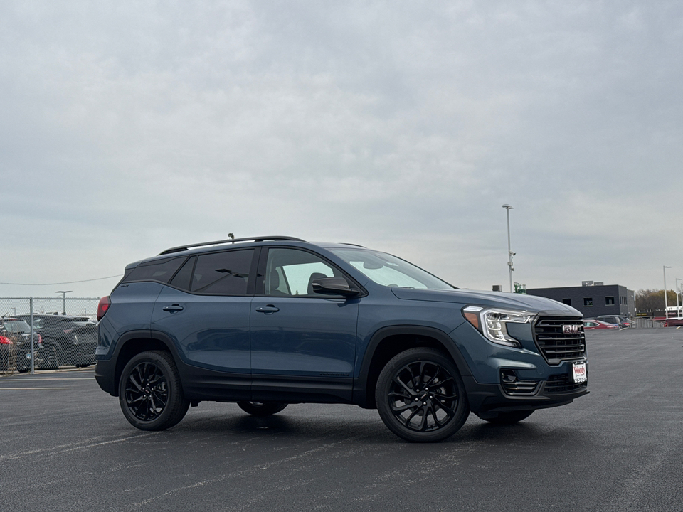 2024 GMC Terrain SLT 2