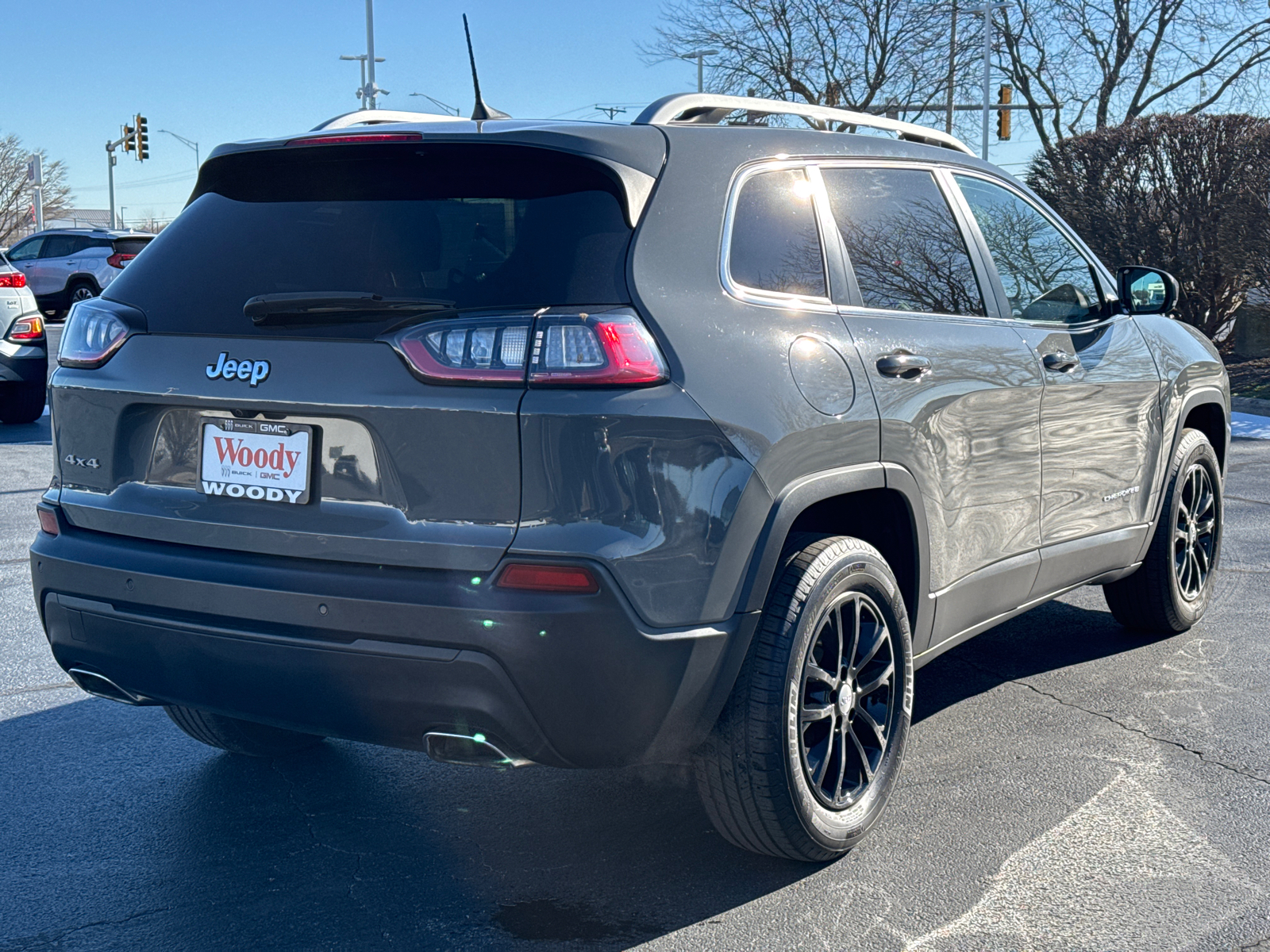 2020 Jeep Cherokee Latitude Plus 8