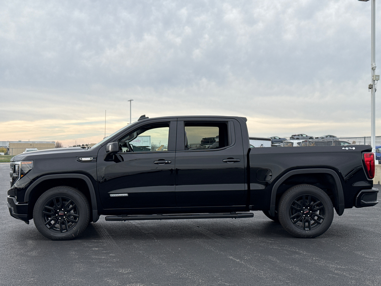 2025 GMC Sierra 1500 Elevation 5