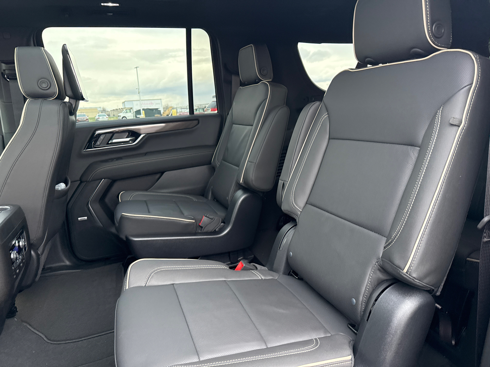 2025 GMC Yukon XL Elevation 35