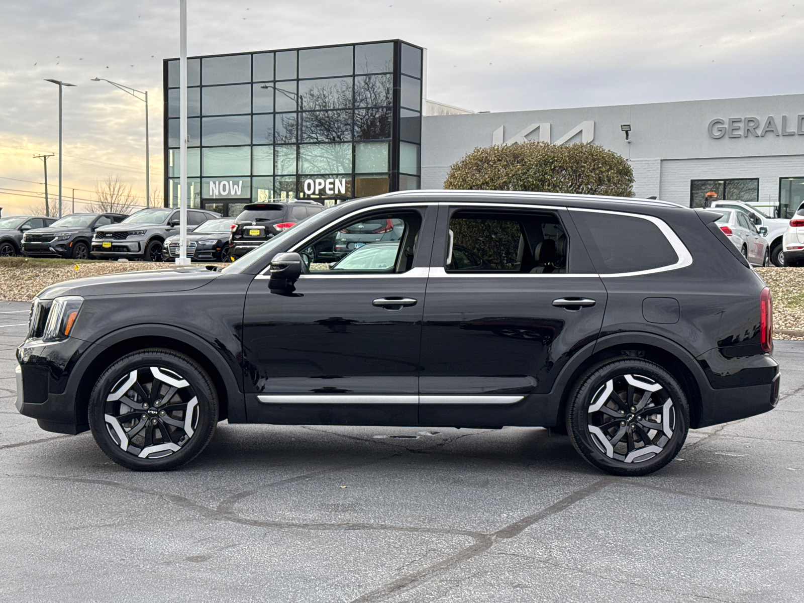 2023 Kia Telluride S 5