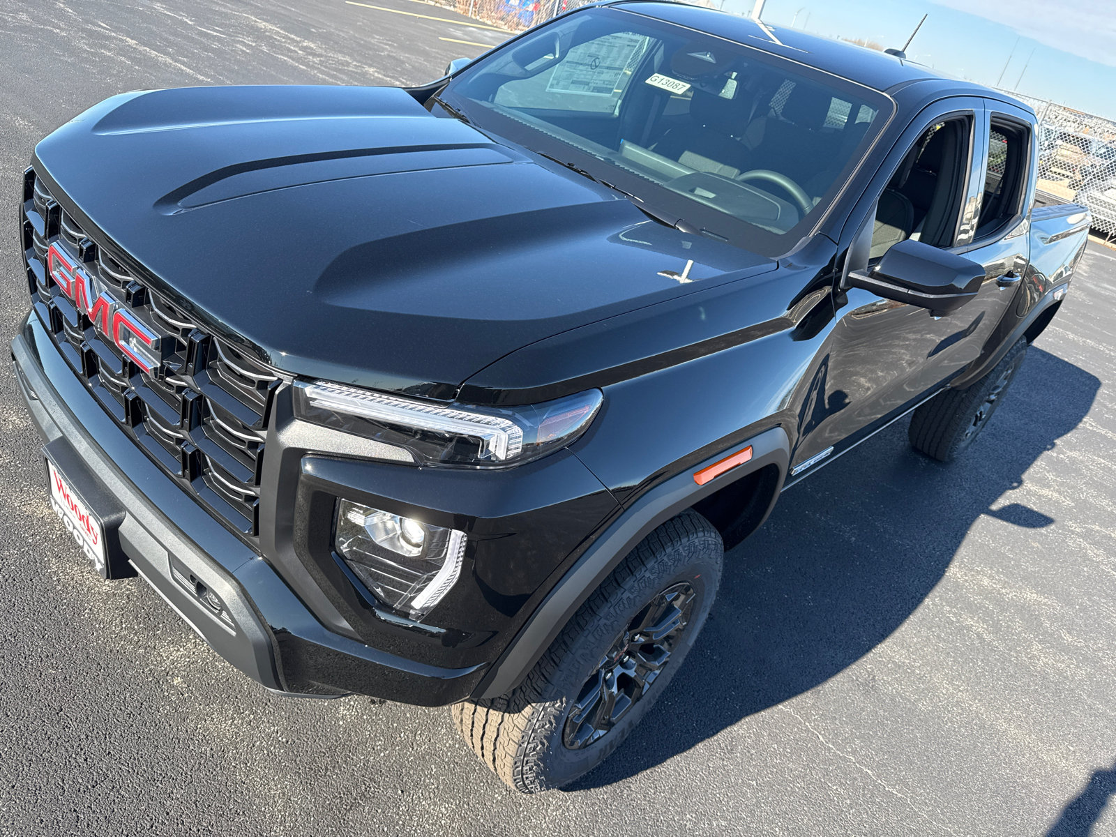 2024 GMC Canyon Elevation 10