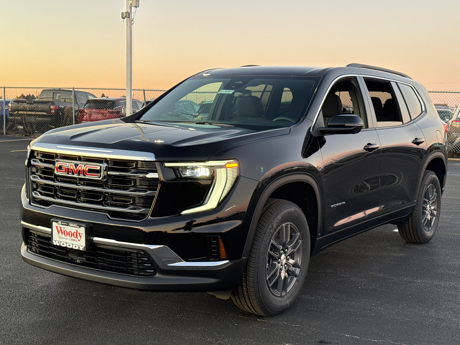 2025 GMC Acadia Elevation 4