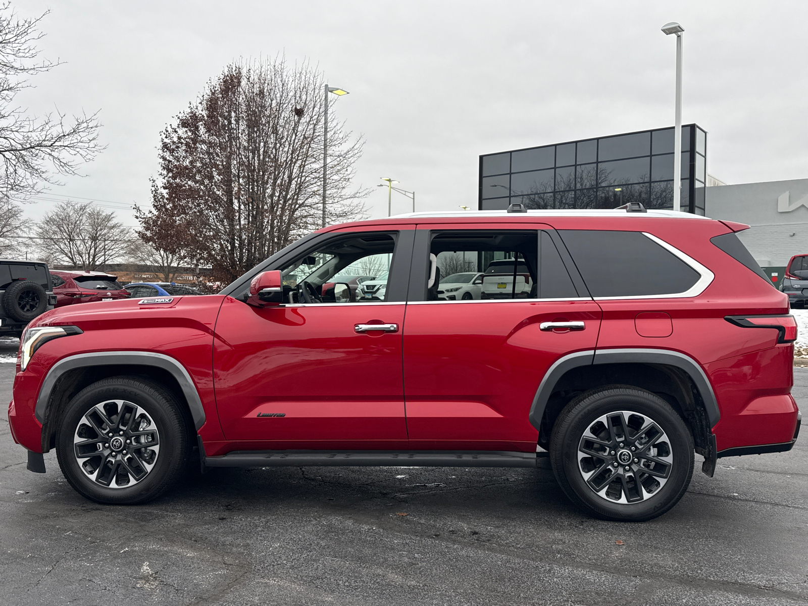 2024 Toyota Sequoia SR5 5