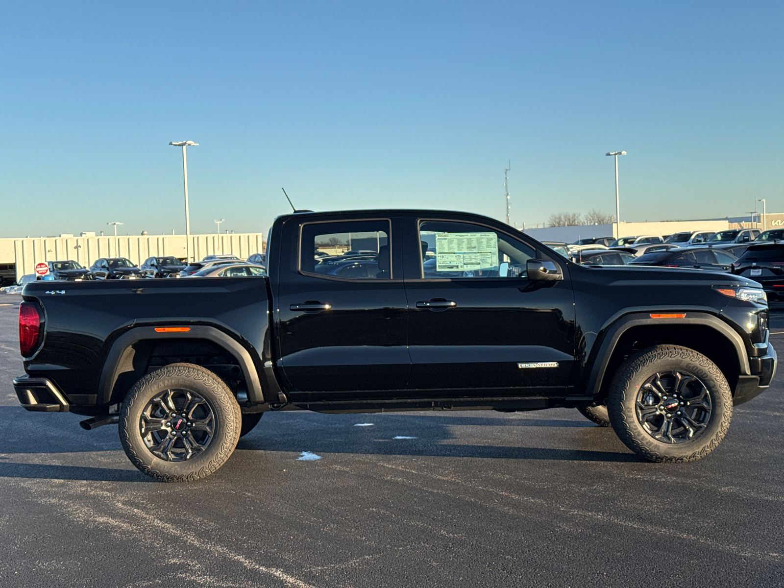 2024 GMC Canyon Elevation 9