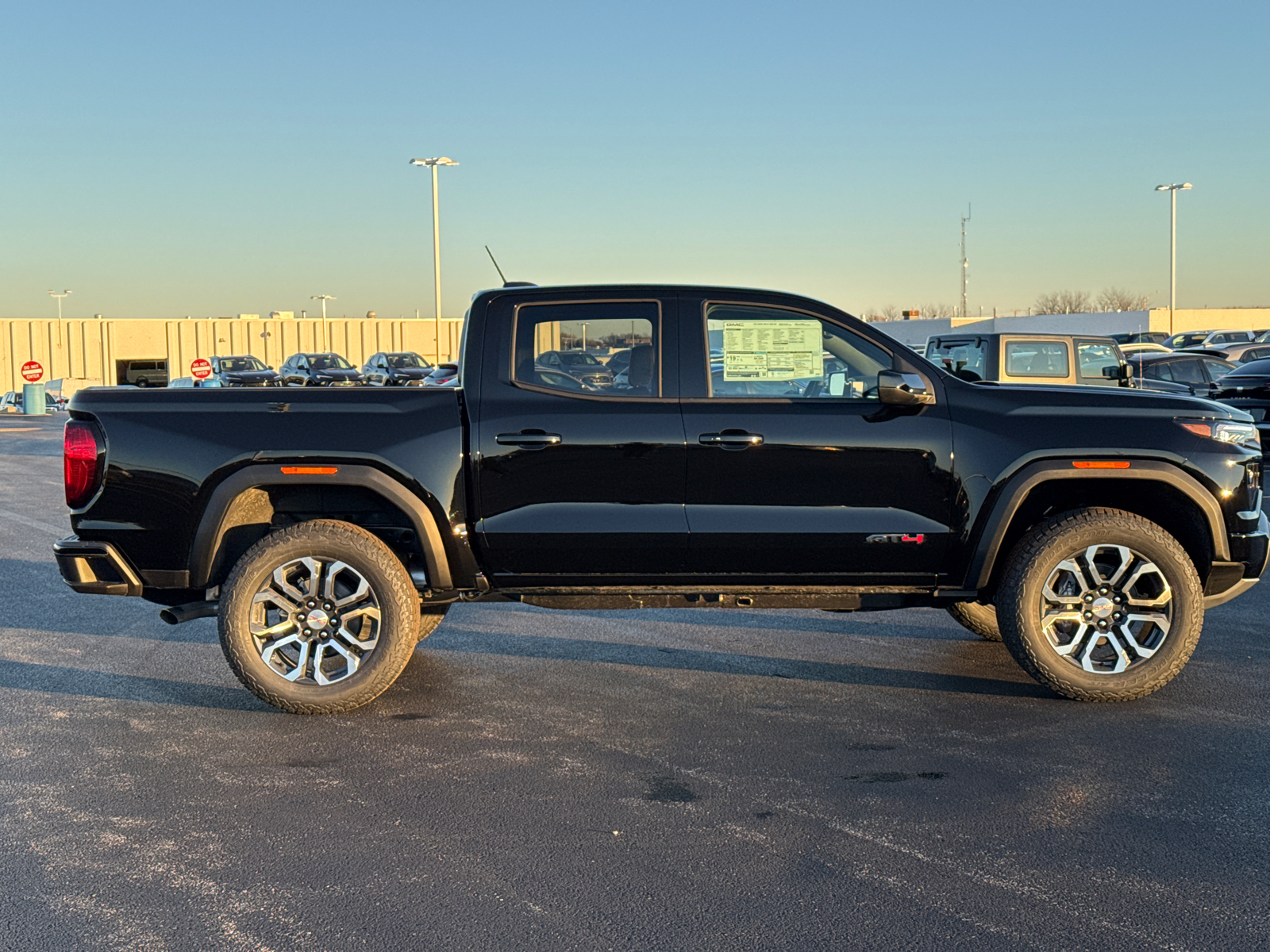 2024 GMC Canyon AT4 9