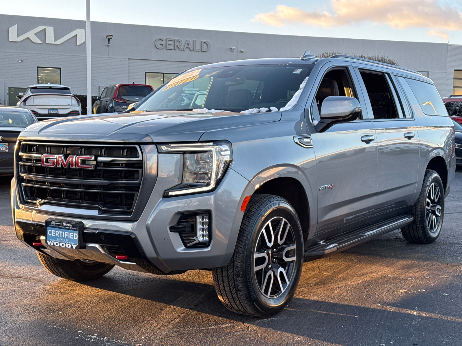 2023 GMC Yukon XL AT4 4