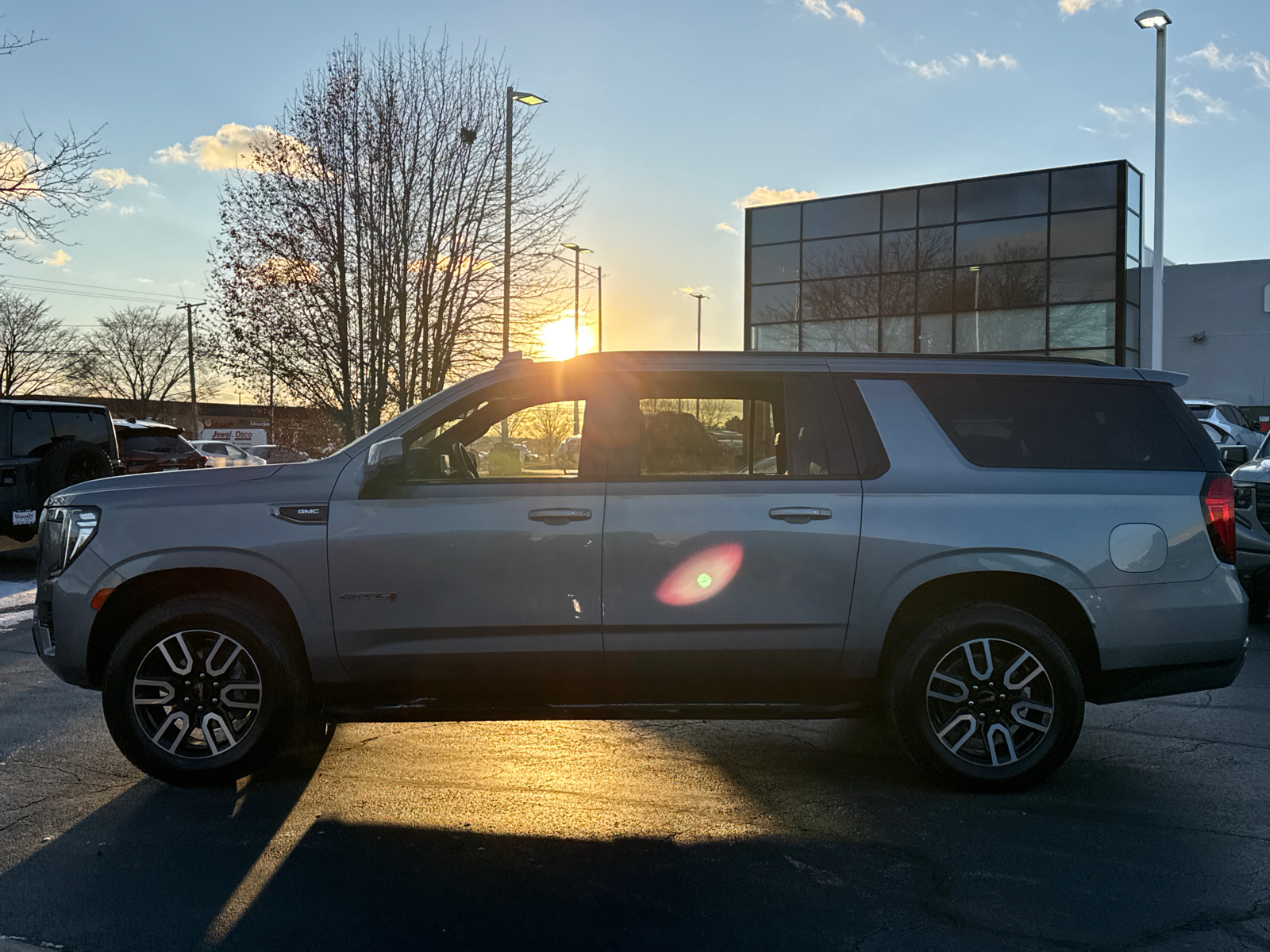 2023 GMC Yukon XL AT4 5