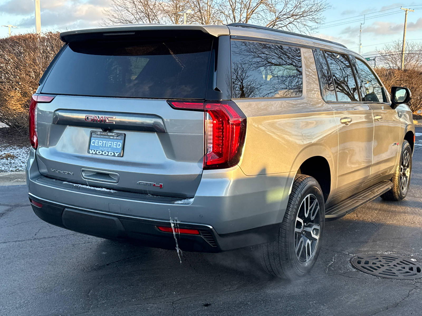 2023 GMC Yukon XL AT4 8