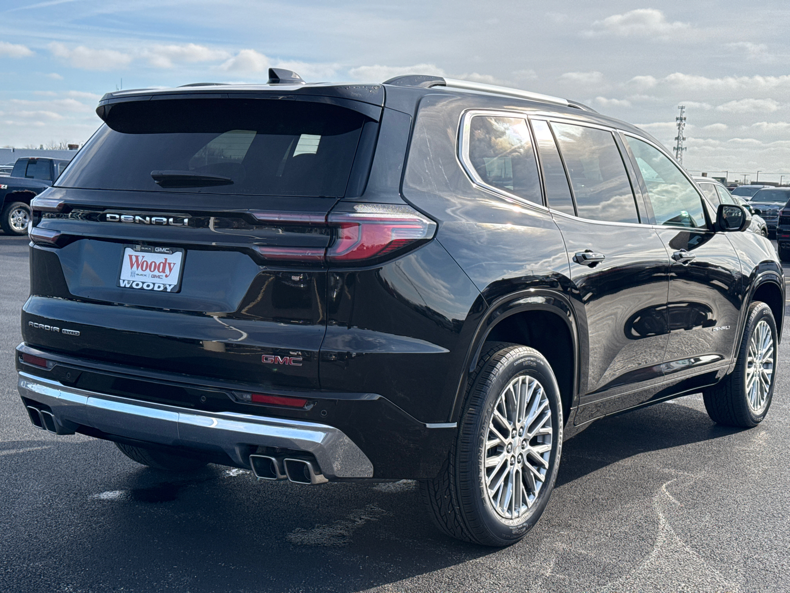 2025 GMC Acadia Denali 8