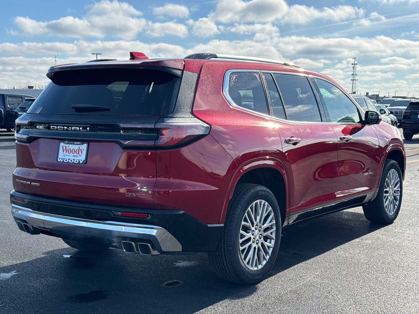 2025 GMC Acadia Denali 8