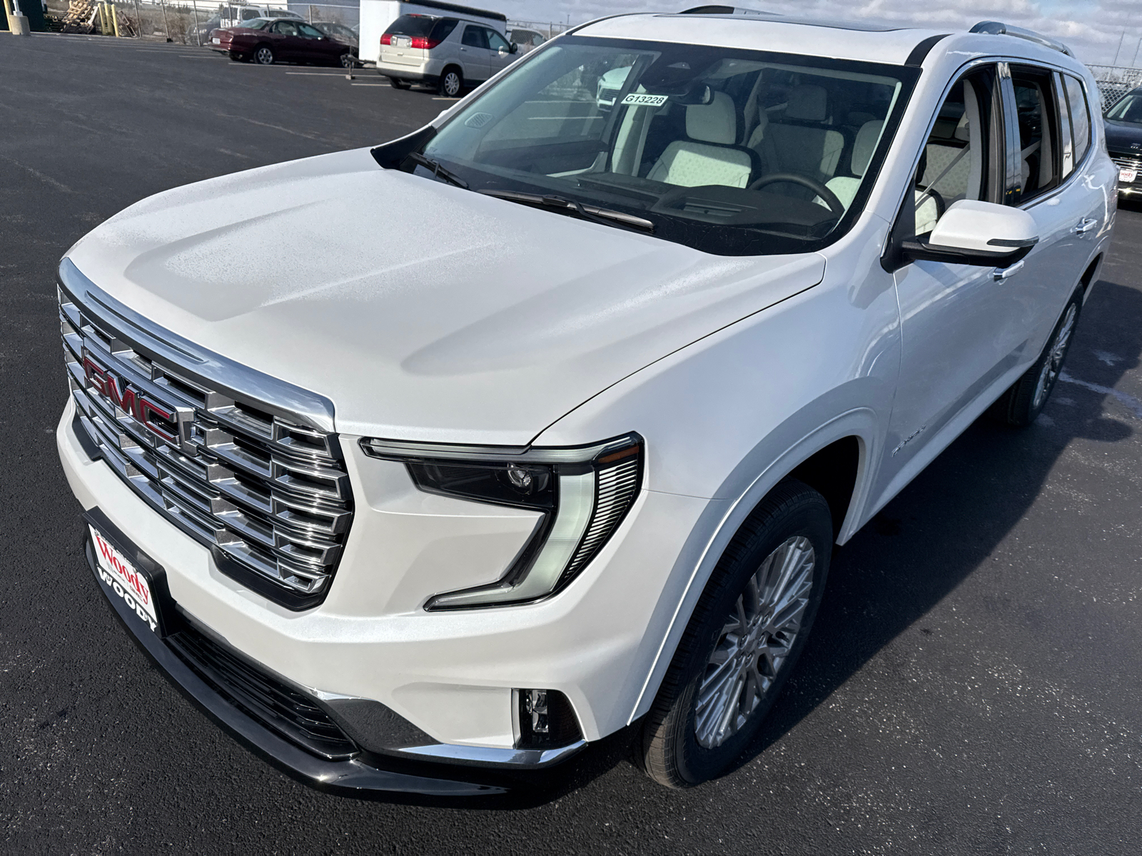 2025 GMC Acadia Denali 10