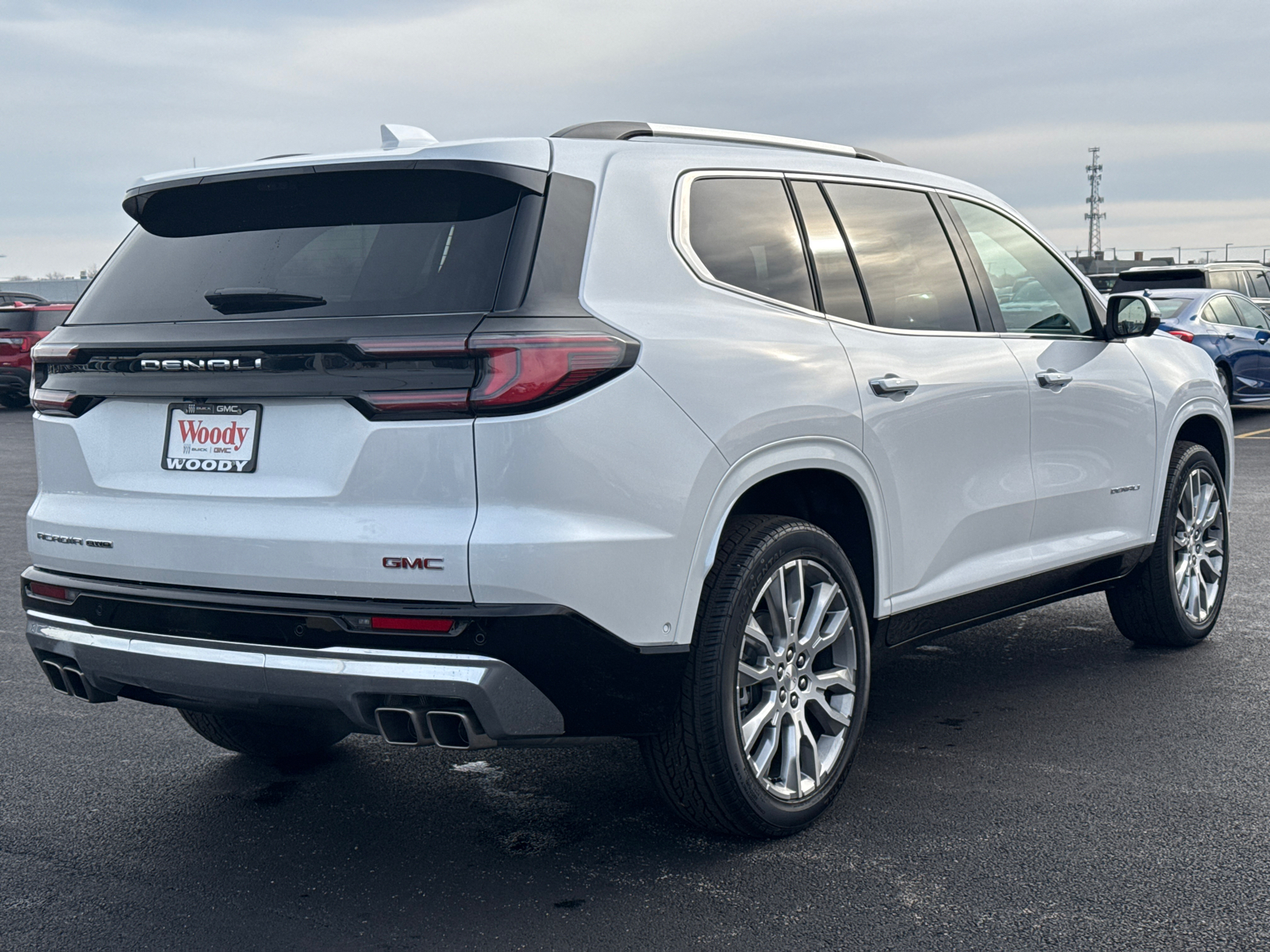 2025 GMC Acadia Denali 8