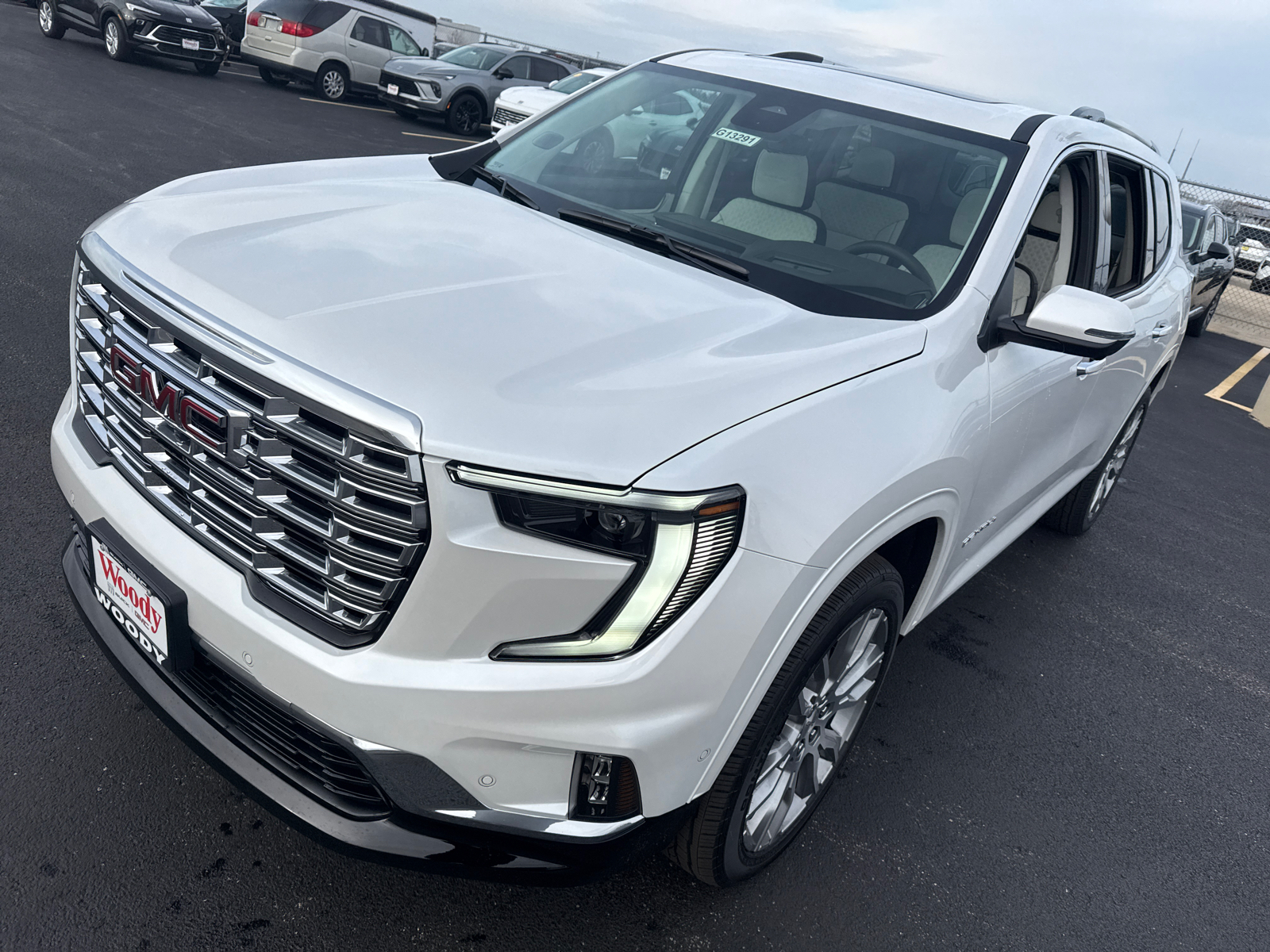 2025 GMC Acadia Denali 10