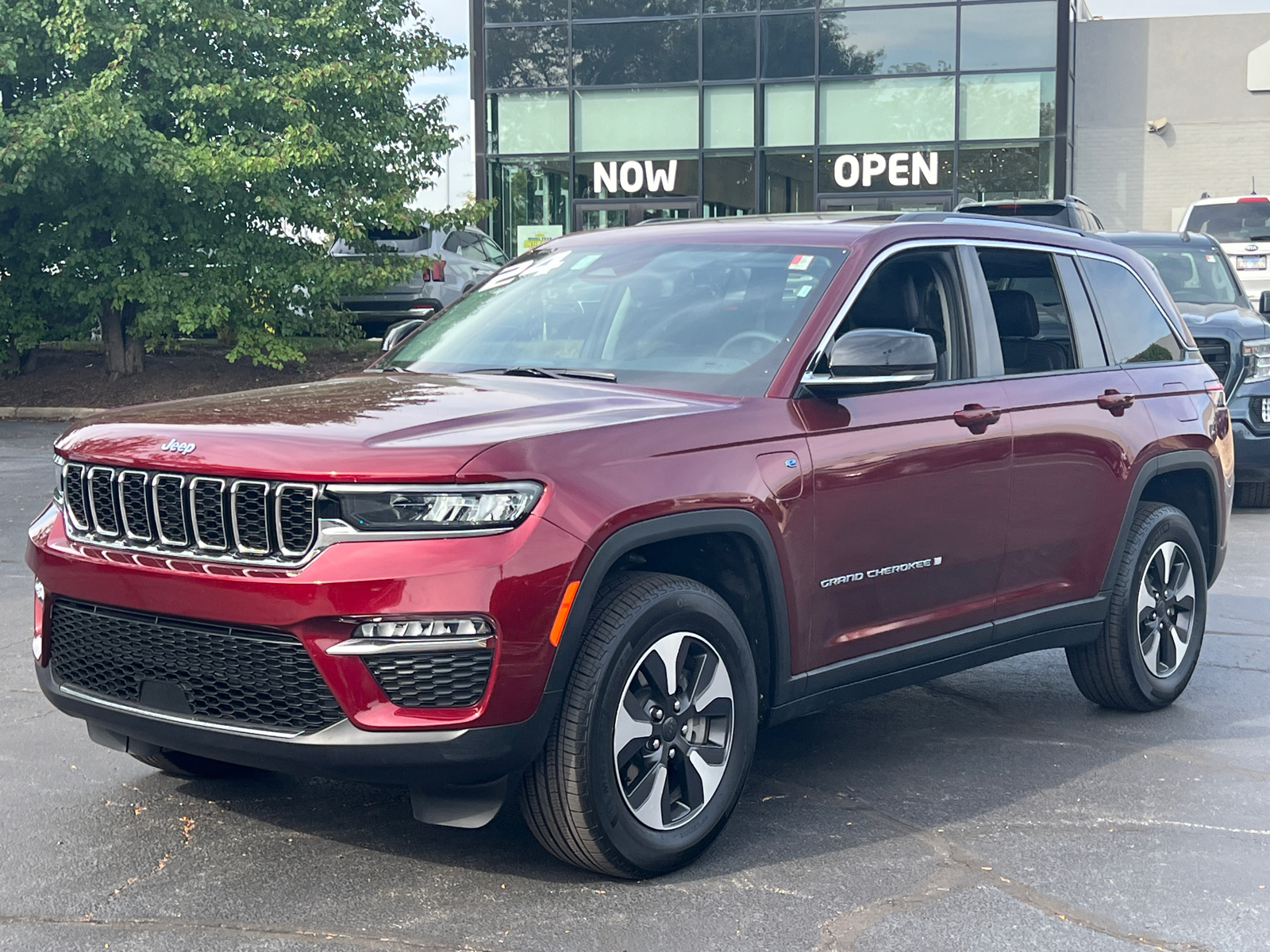 2024 Jeep Grand Cherokee  4