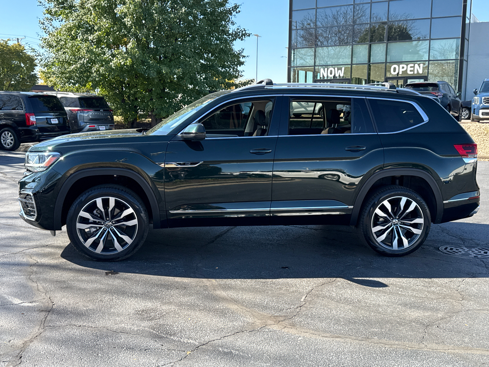 2022 Volkswagen Atlas 3.6L V6 SEL Premium R-Line 5