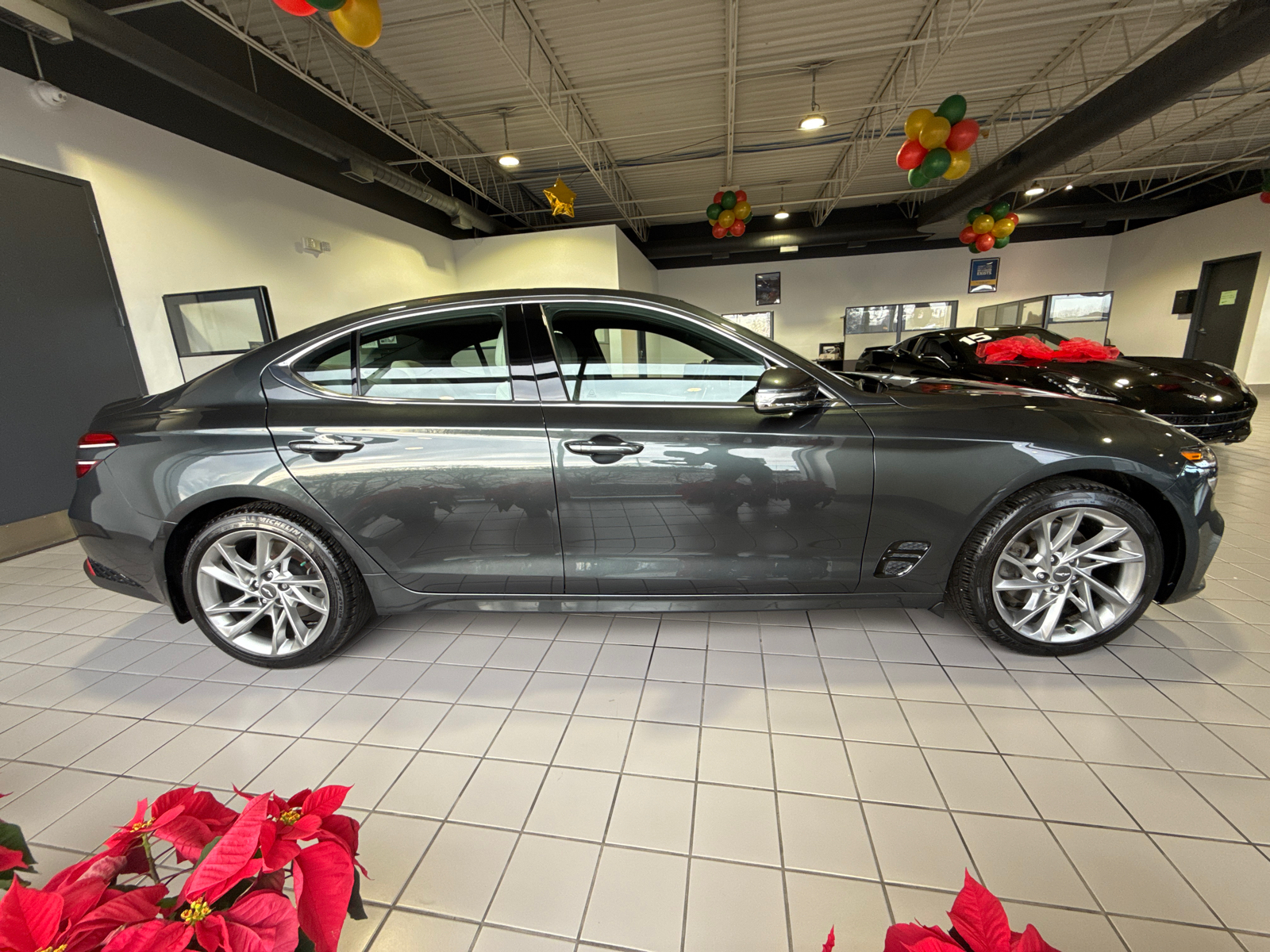 2022 Genesis G70 2.0T 9