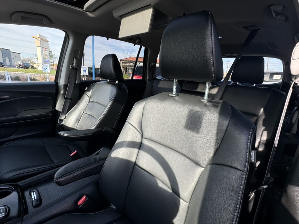 2022 Honda Pilot Touring 8-Passenger 16