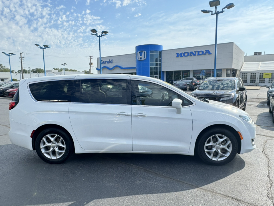 2018 Chrysler Pacifica Touring Plus 4