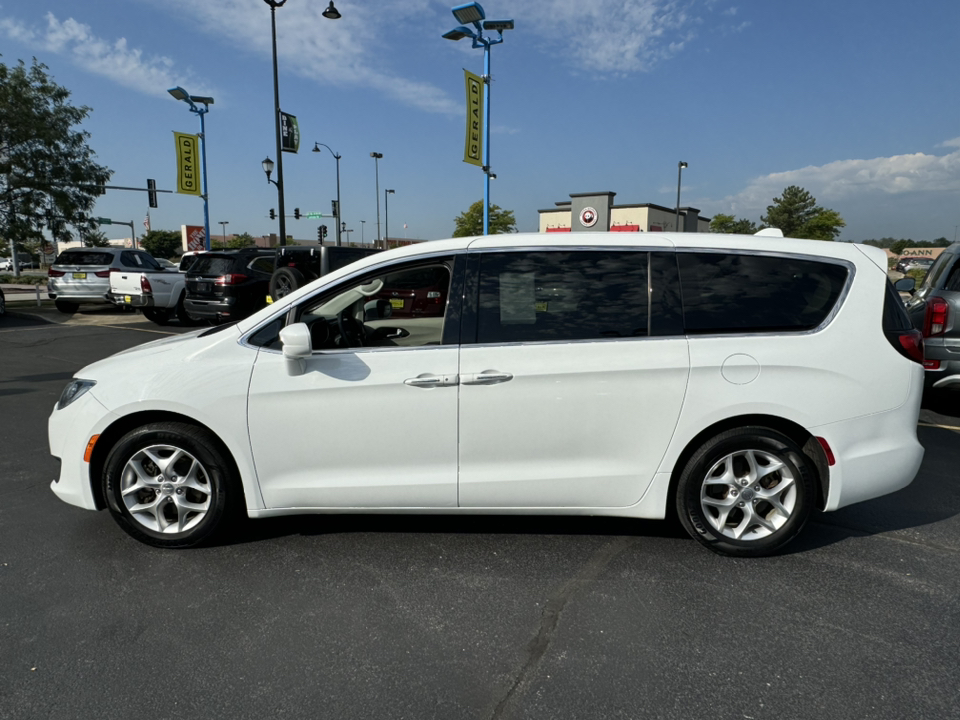 2018 Chrysler Pacifica Touring Plus 8