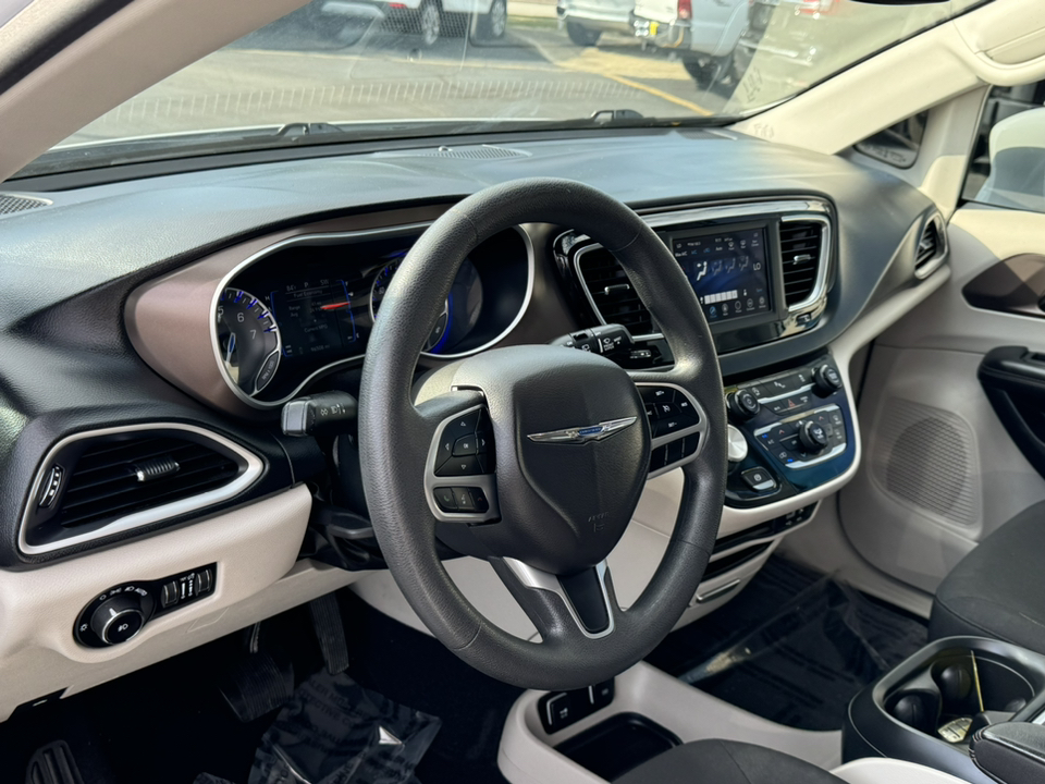 2018 Chrysler Pacifica Touring Plus 12