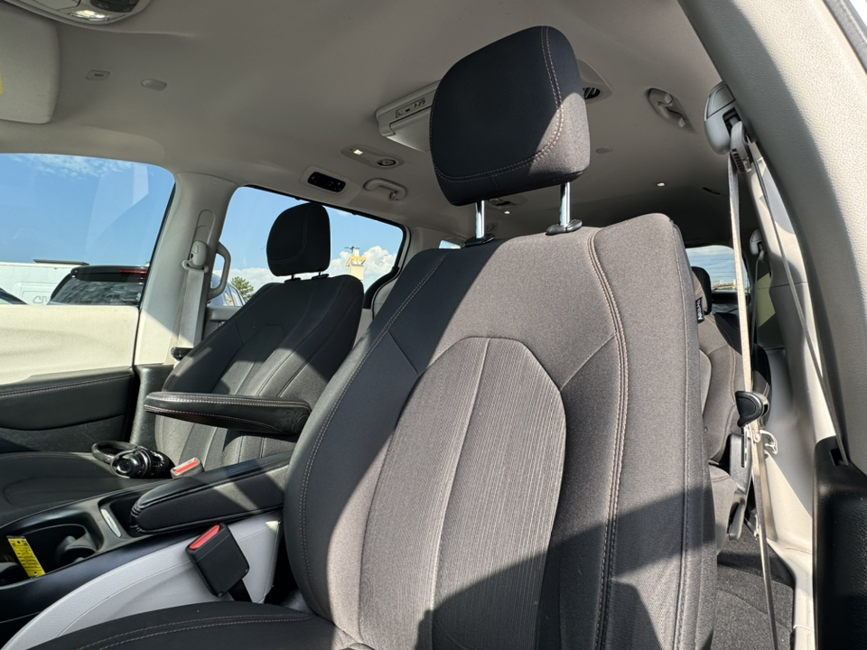 2018 Chrysler Pacifica Touring Plus 13