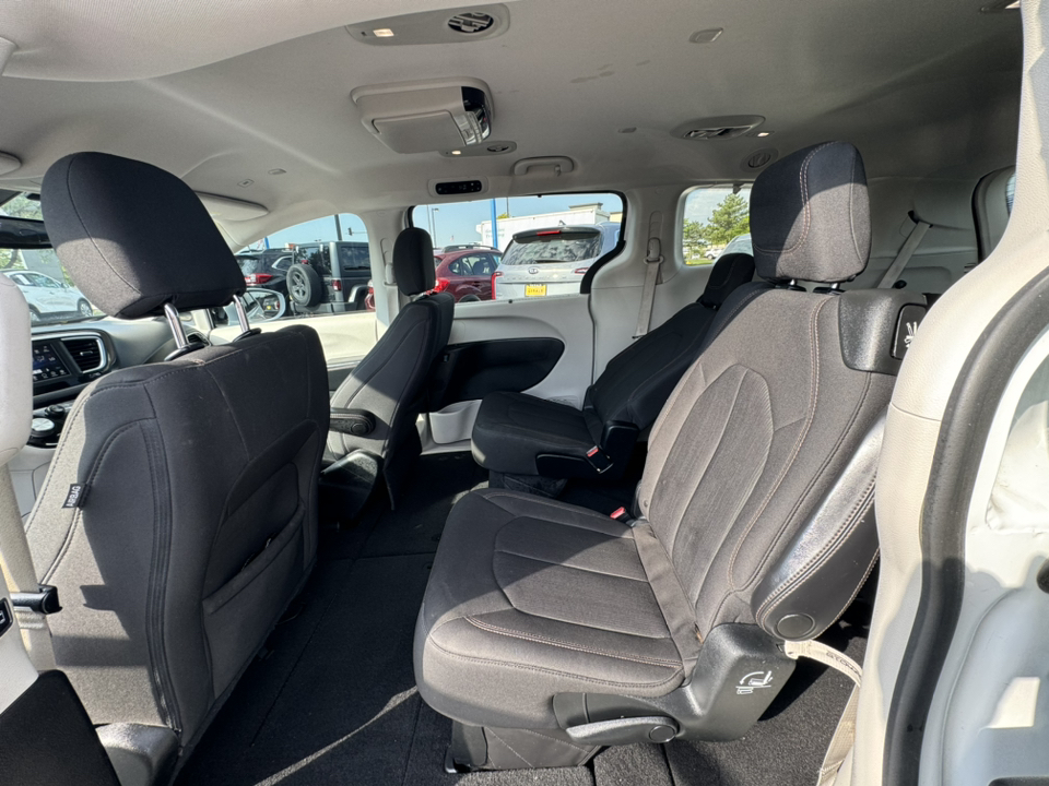 2018 Chrysler Pacifica Touring Plus 15