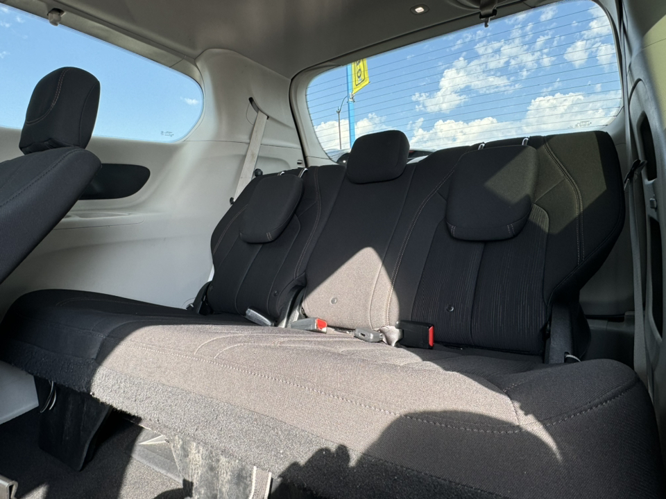 2018 Chrysler Pacifica Touring Plus 16