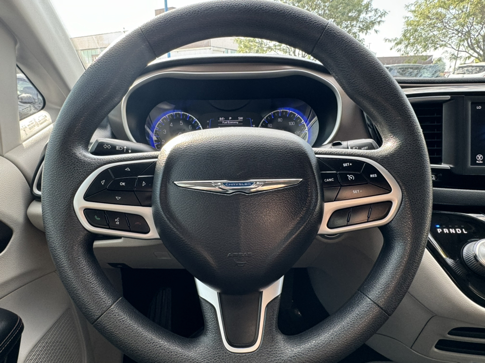 2018 Chrysler Pacifica Touring Plus 17