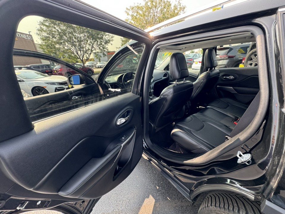 2019 Jeep Cherokee Limited 19