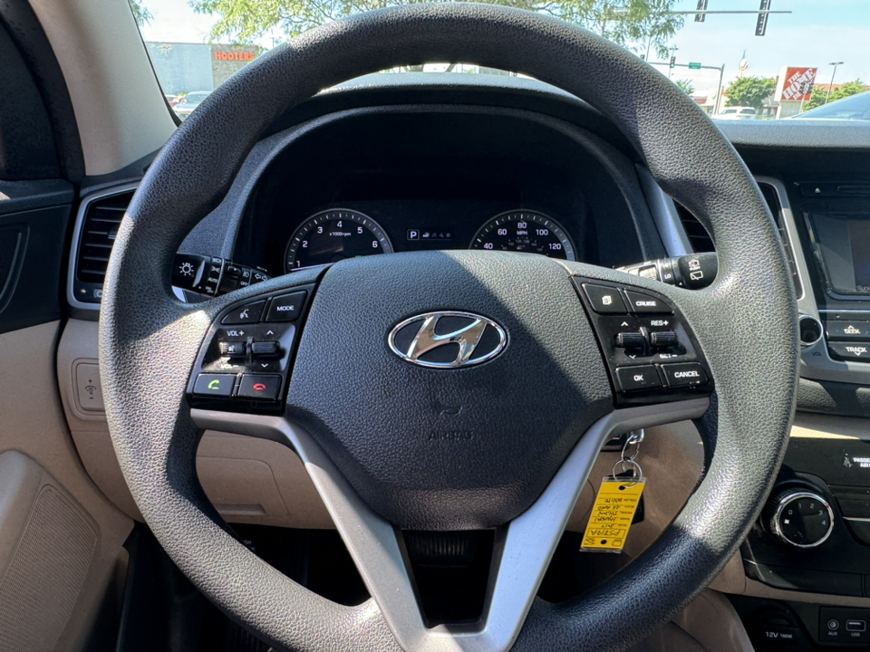 2017 Hyundai Tucson SE 17