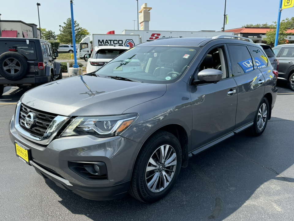 2017 Nissan Pathfinder SL 10