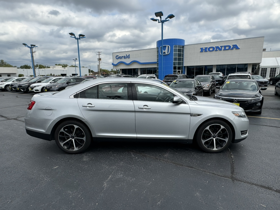 2015 Ford Taurus SEL 4