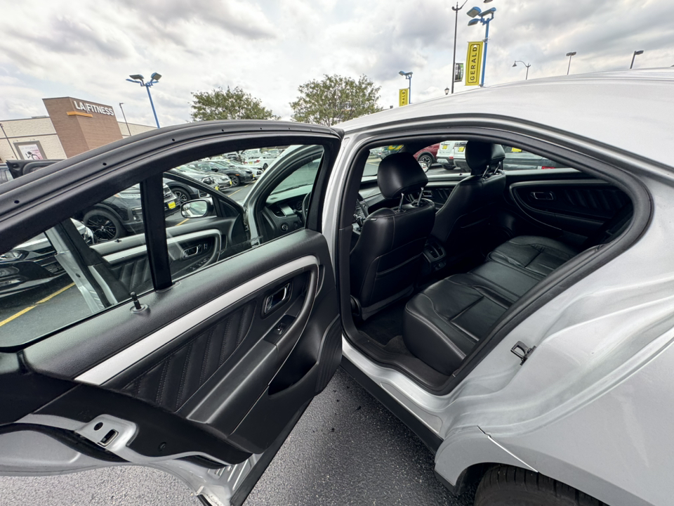 2015 Ford Taurus SEL 17