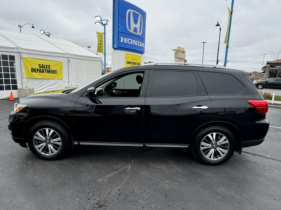 2017 Nissan Pathfinder S 8