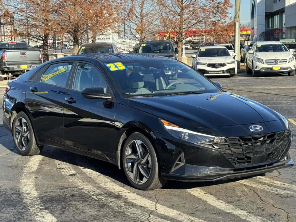 2023 Hyundai Elantra SEL 3