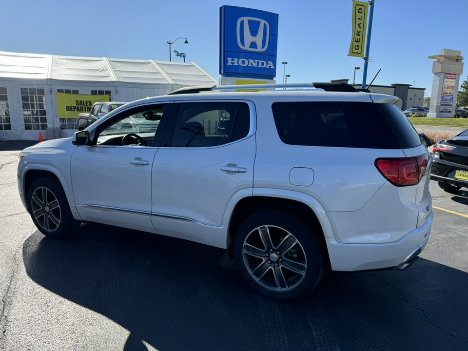 2017 GMC Acadia Denali 5