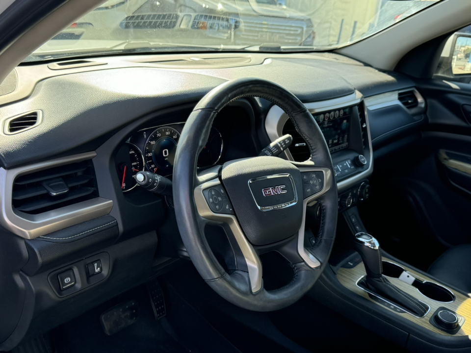 2017 GMC Acadia Denali 10