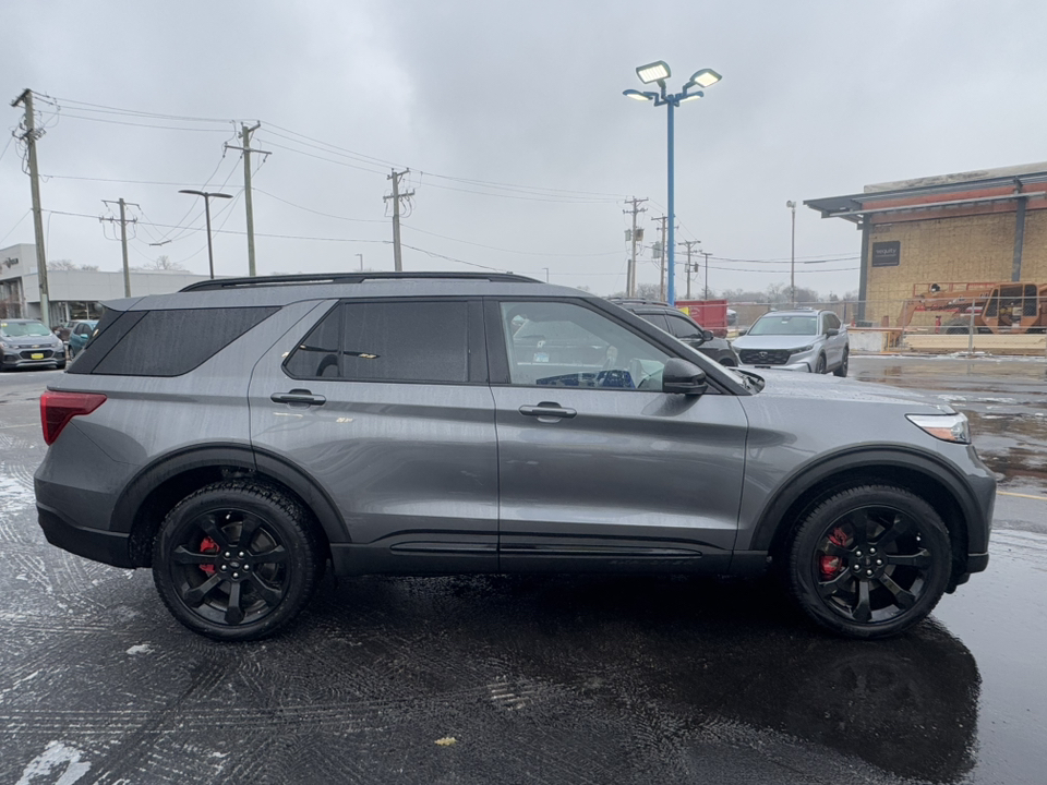 2023 Ford Explorer ST 4