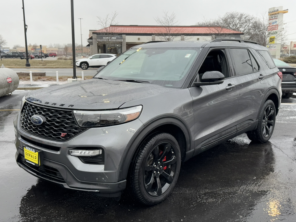 2023 Ford Explorer ST 10