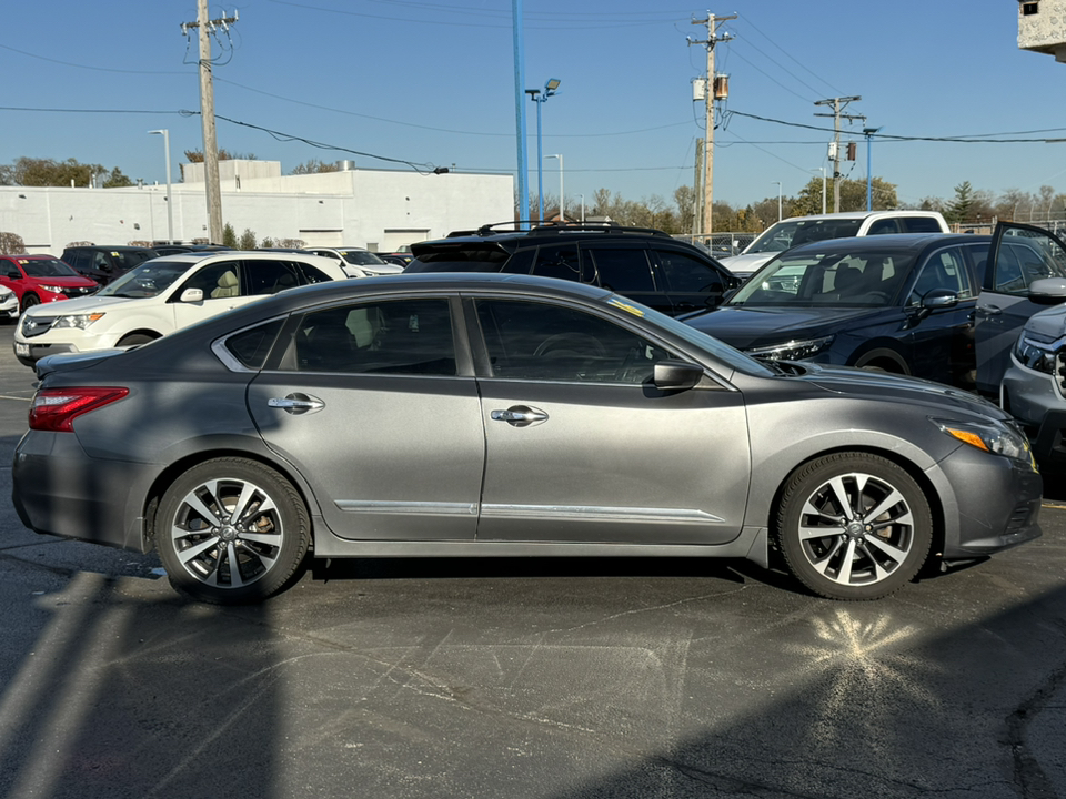 2016 Nissan Altima 2.5 SR 4