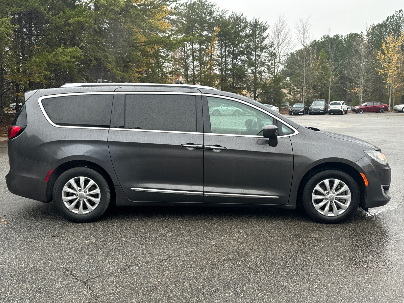 2019 Chrysler Pacifica Touring L 4