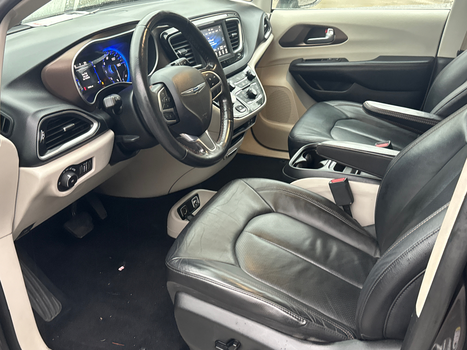 2019 Chrysler Pacifica Touring L 9