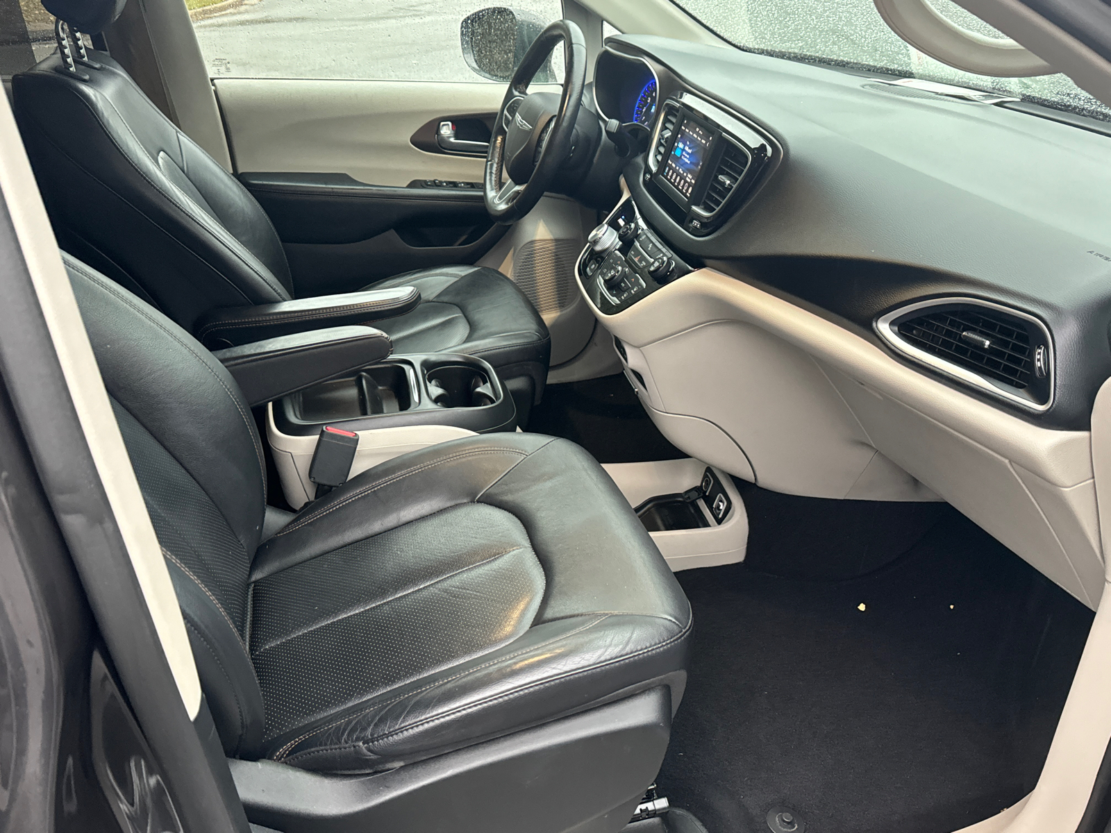 2019 Chrysler Pacifica Touring L 13