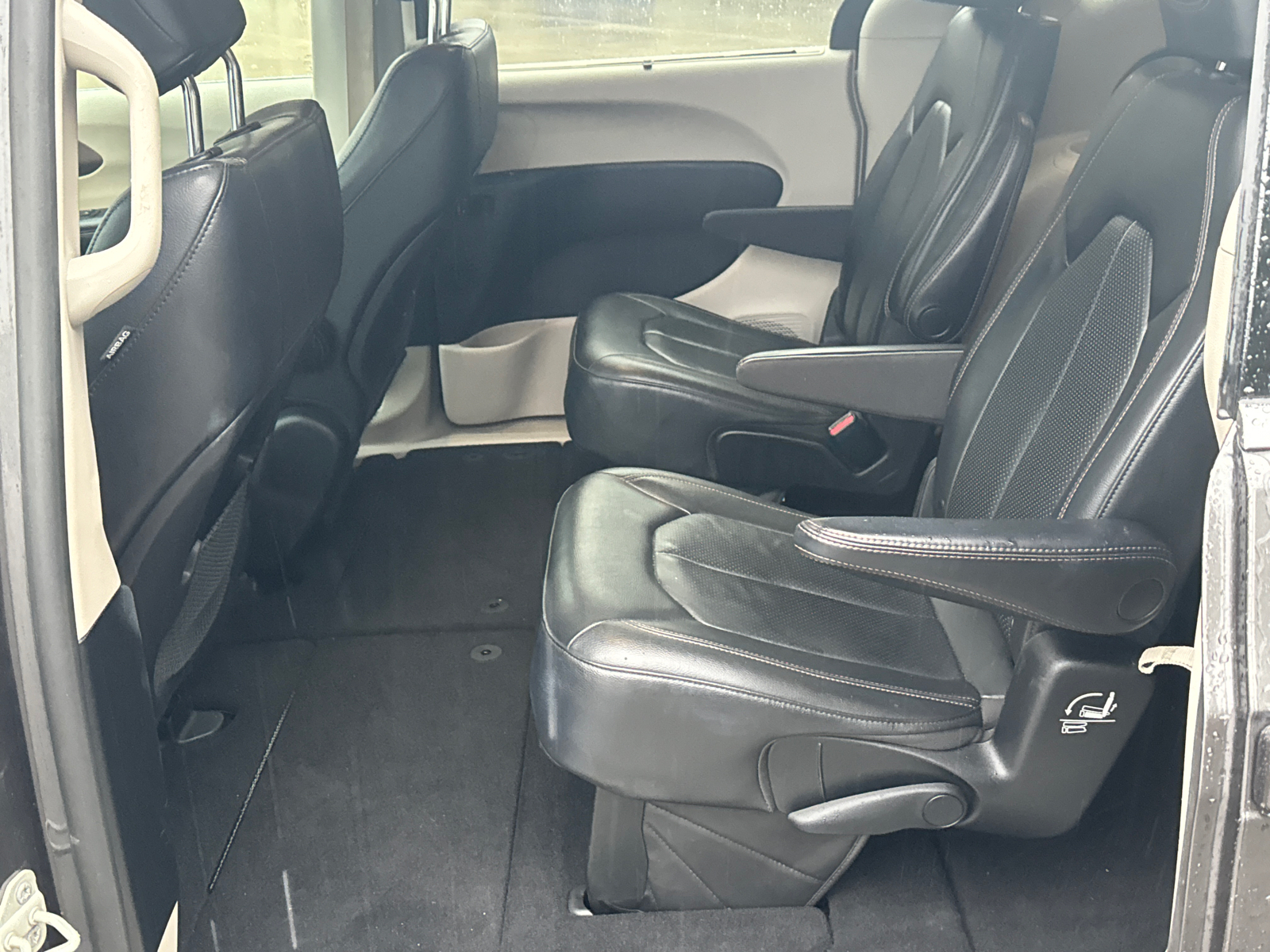 2019 Chrysler Pacifica Touring L 21