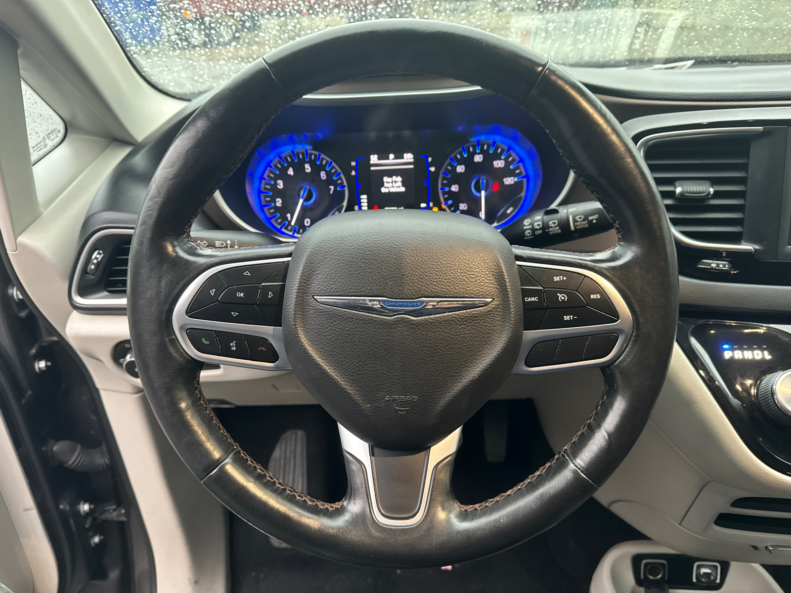 2019 Chrysler Pacifica Touring L 26